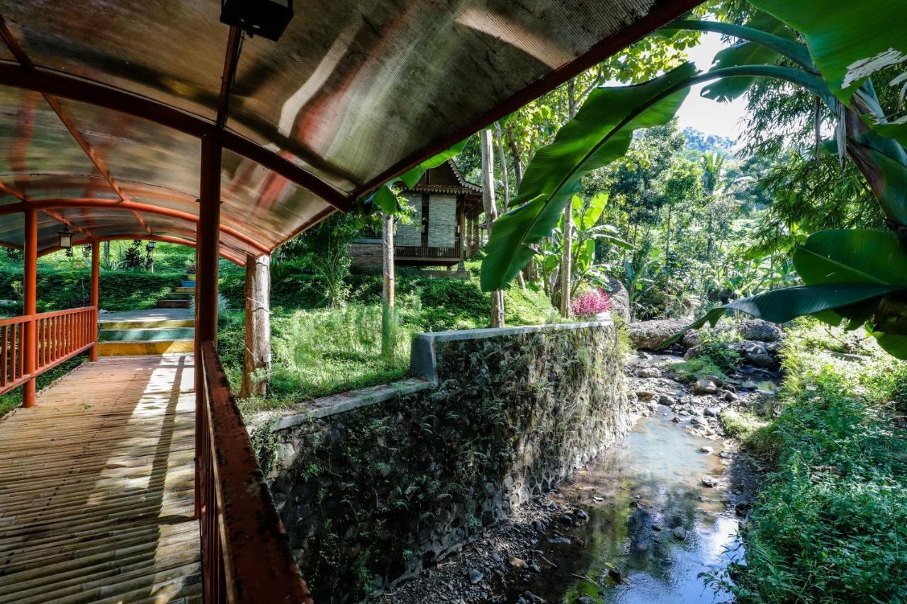 Hotel Balkondes Kenalan à Magelang Extérieur photo