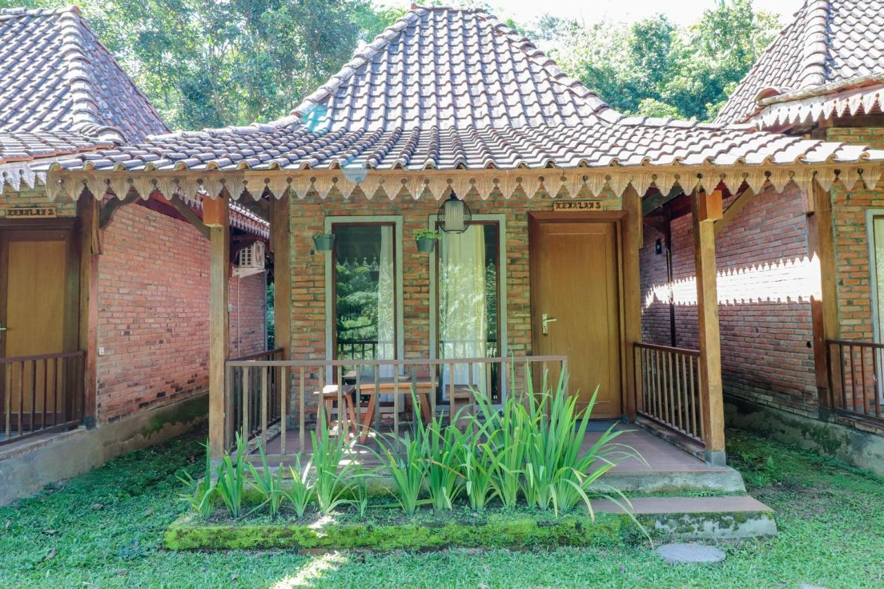 Hotel Balkondes Kenalan à Magelang Extérieur photo