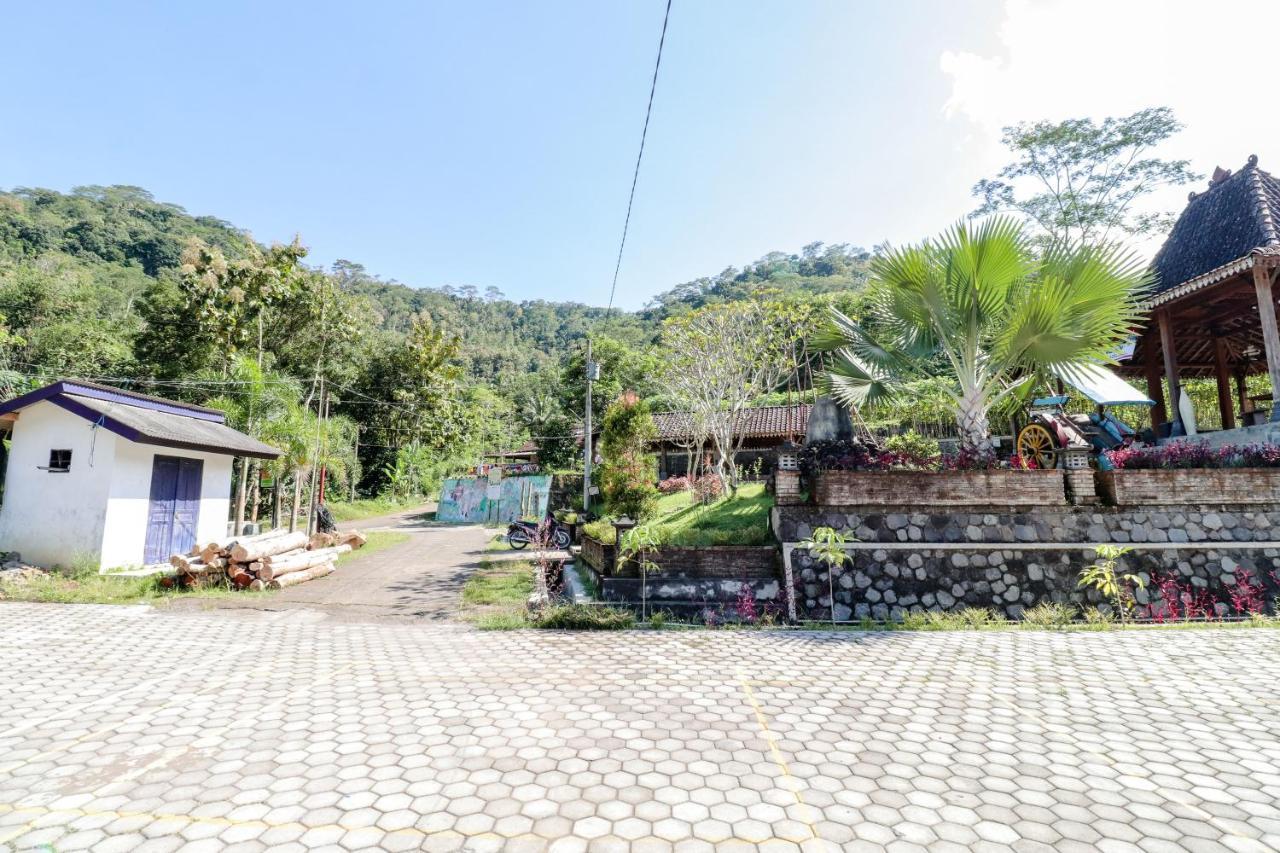 Hotel Balkondes Kenalan à Magelang Extérieur photo