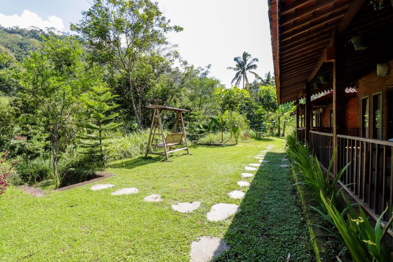 Hotel Balkondes Kenalan à Magelang Extérieur photo