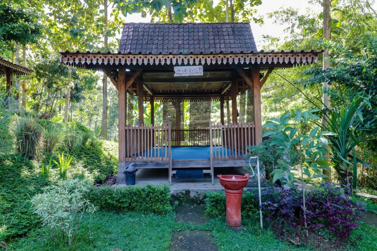 Hotel Balkondes Kenalan à Magelang Extérieur photo