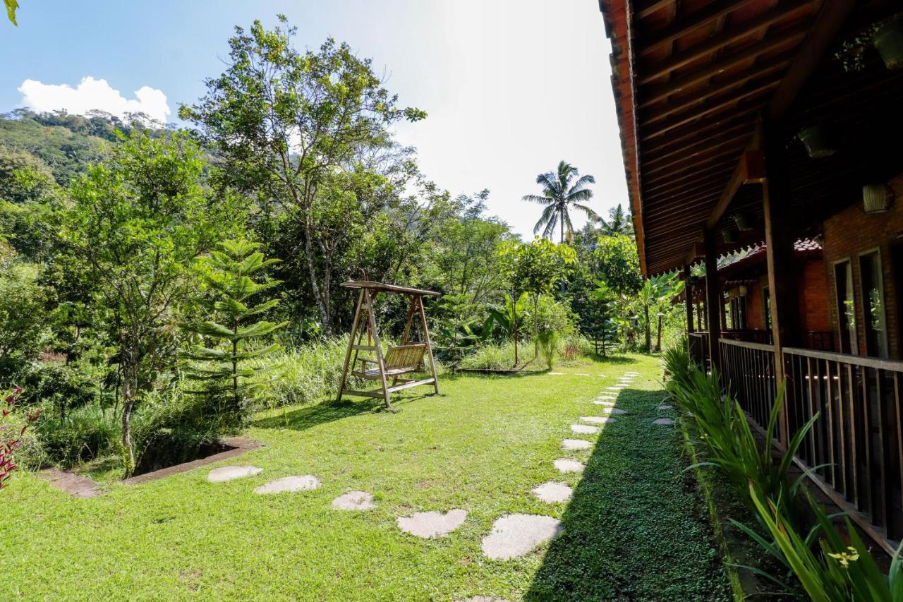 Hotel Balkondes Kenalan à Magelang Extérieur photo